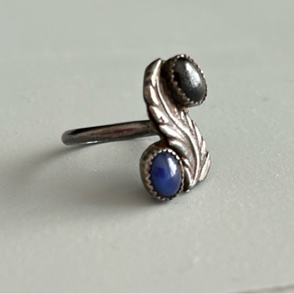 Vintage Sterling Silver Feather and 2 Stone Ring blue black Southwestern jewelry